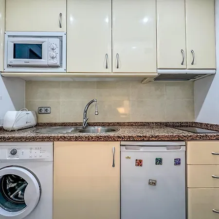 Beachfront In La Carihuela شقة توريمولينوس
