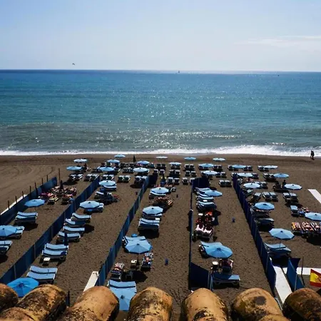 Beachfront In La Carihuela شقة توريمولينوس