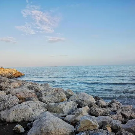 Beachfront In La Carihuela شقة *